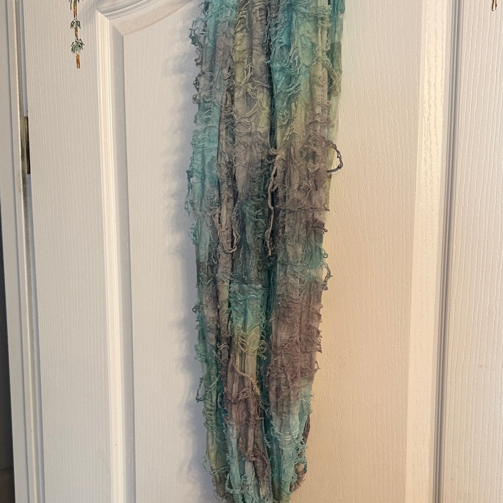 Elegant Multicolor Textured Scarf - Picture 2 of 4